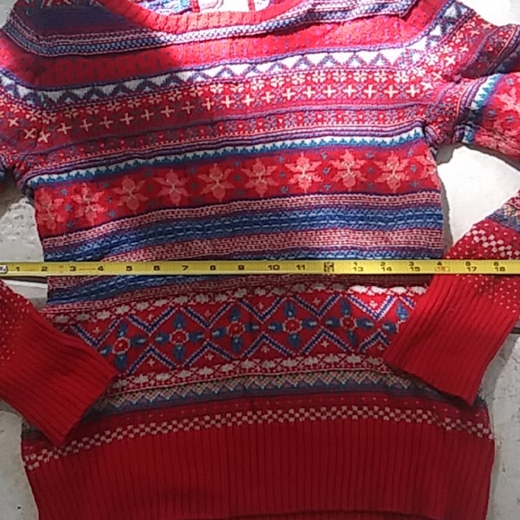 H&M crewneck long sleeve knit - Picture 3 of 3